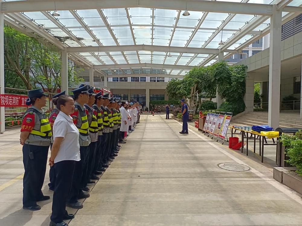 云南永平县科协到县医院开展“院坝话消防”宣传培训暨“全国科技工作者日”科普大篷车“五进”科技志愿服务活动