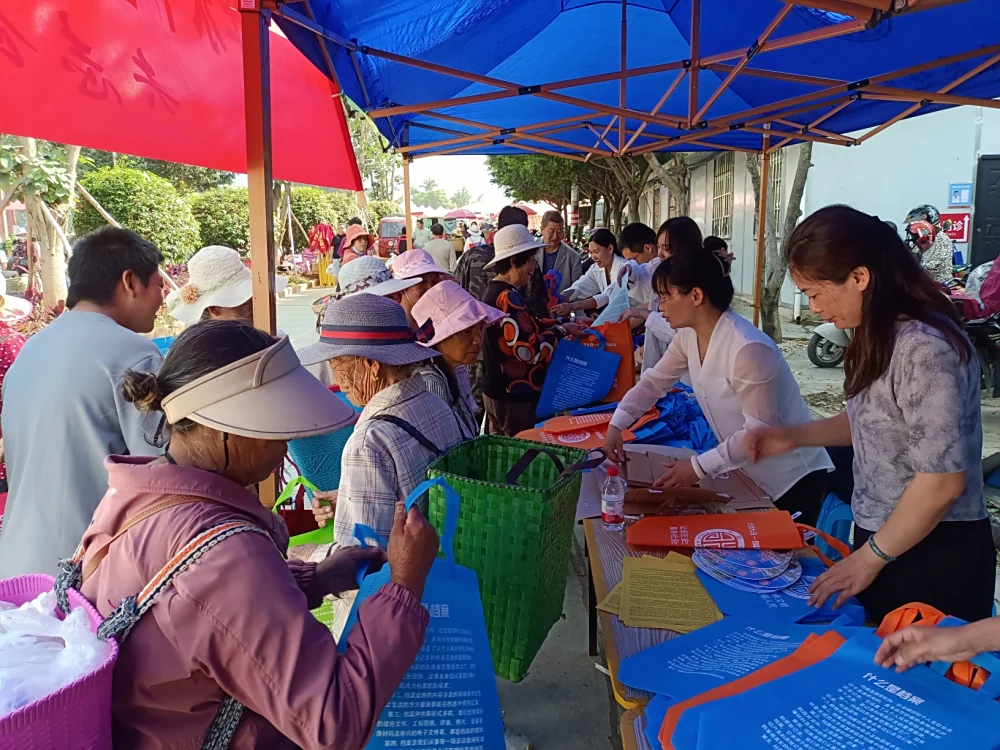 云南永平县杉阳镇开展“请听档案说”6.9国际档案日暨“全国科技工作者日”科技志愿服务活动
