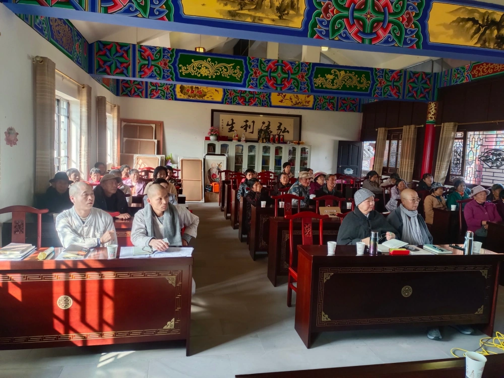 云南永平县科协到“玉皇阁”开展科普大篷车进寺庙“反邪教宣传”暨“消防+科普”志愿服务活动