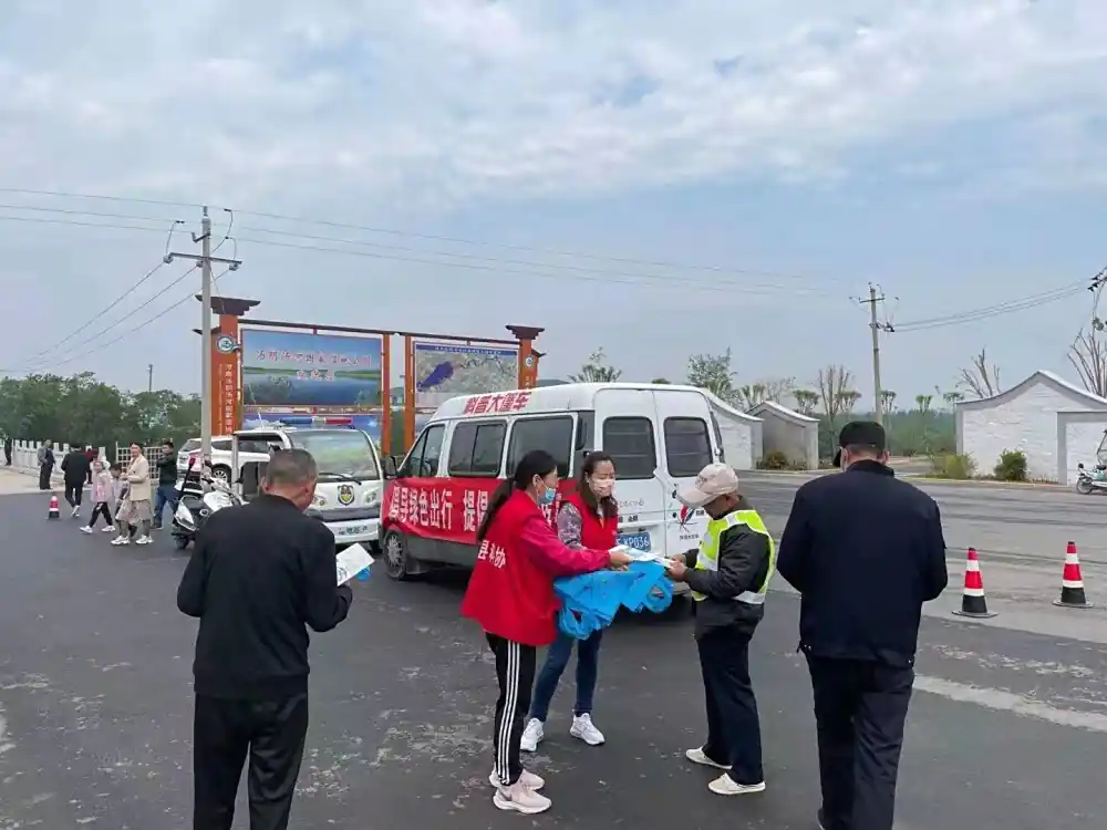 科普大篷车在汤河湿地公园