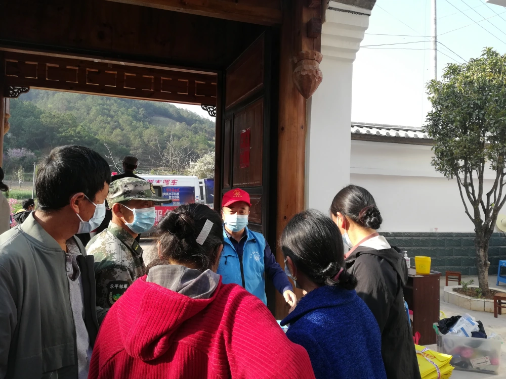 云南永平县科协到新田村开展“3.5学雷锋志愿服务月”健康科普宣教活动