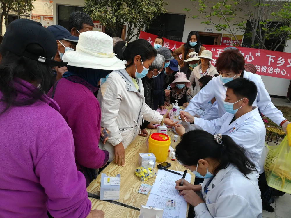 云南永平县科协到新田村开展“3.5学雷锋志愿服务月”健康科普宣教活动
