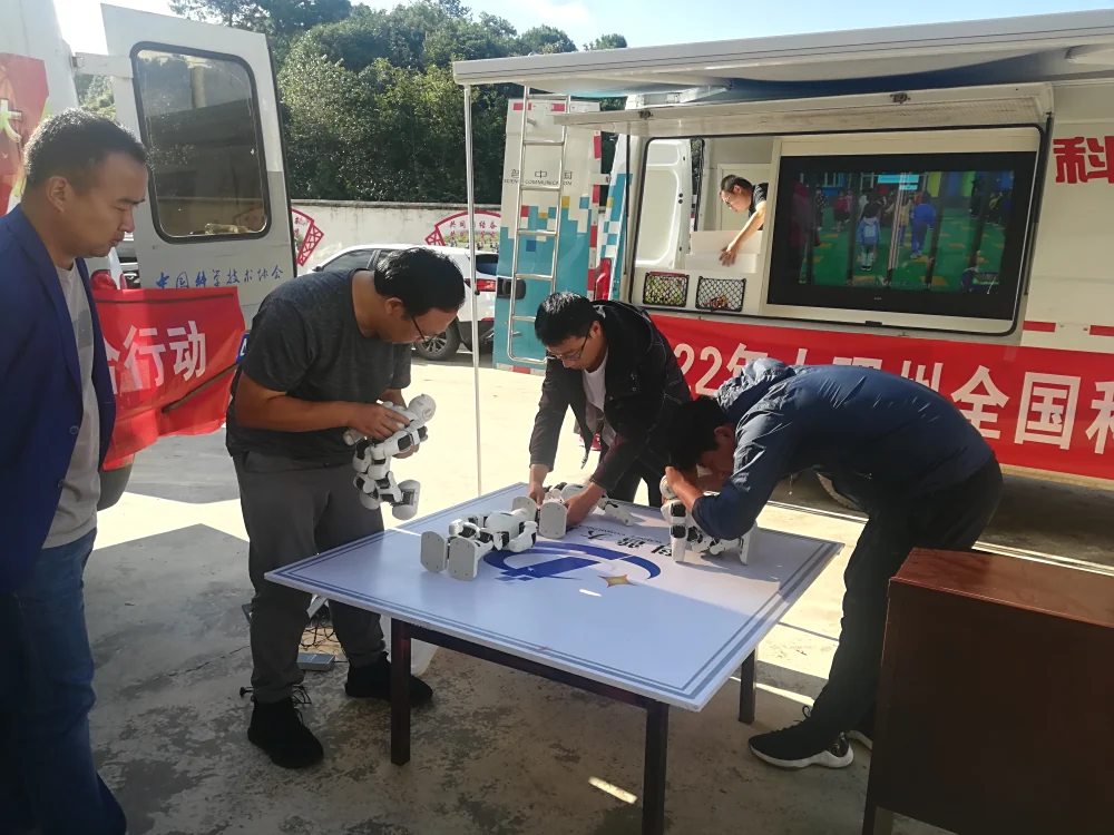 云南永平县2022年科普大篷车联合行动进企业活动