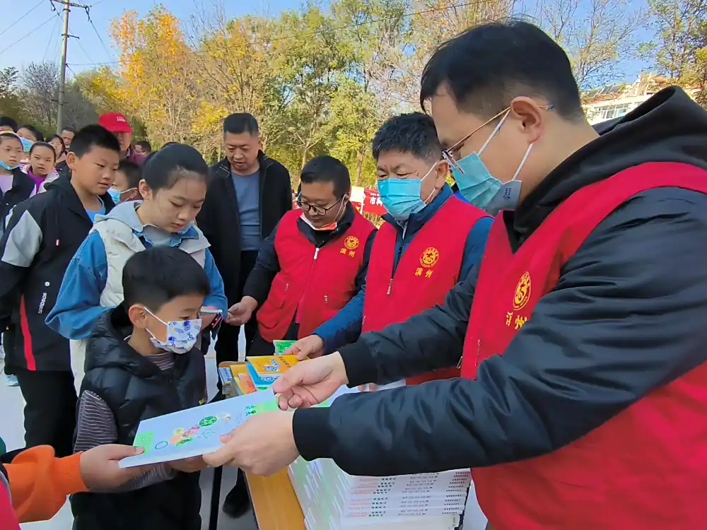分发科普图书