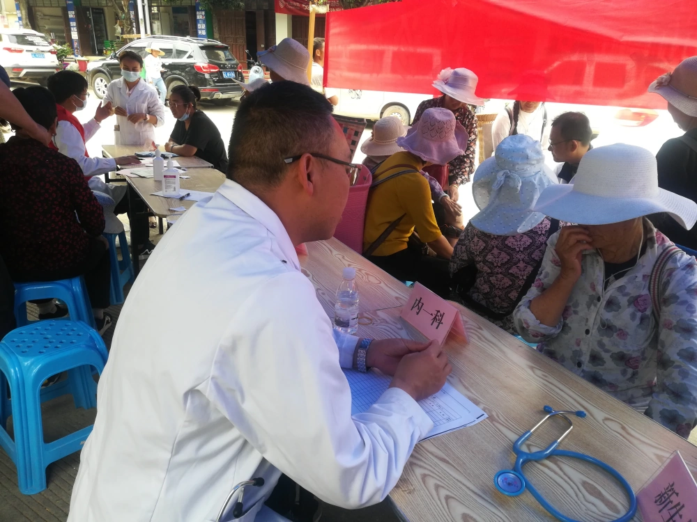 杉阳镇科普进农村健康宣教义诊服务活动