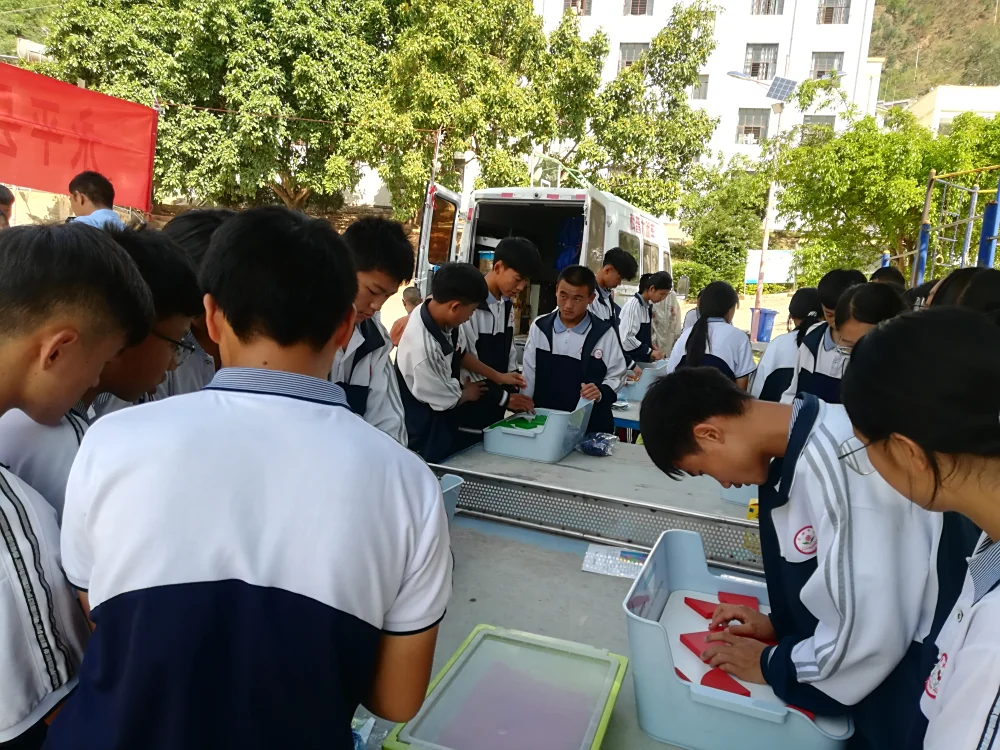 云南永平县科协到水泄乡初级中学开展6.5世界环境日科普进校园活动