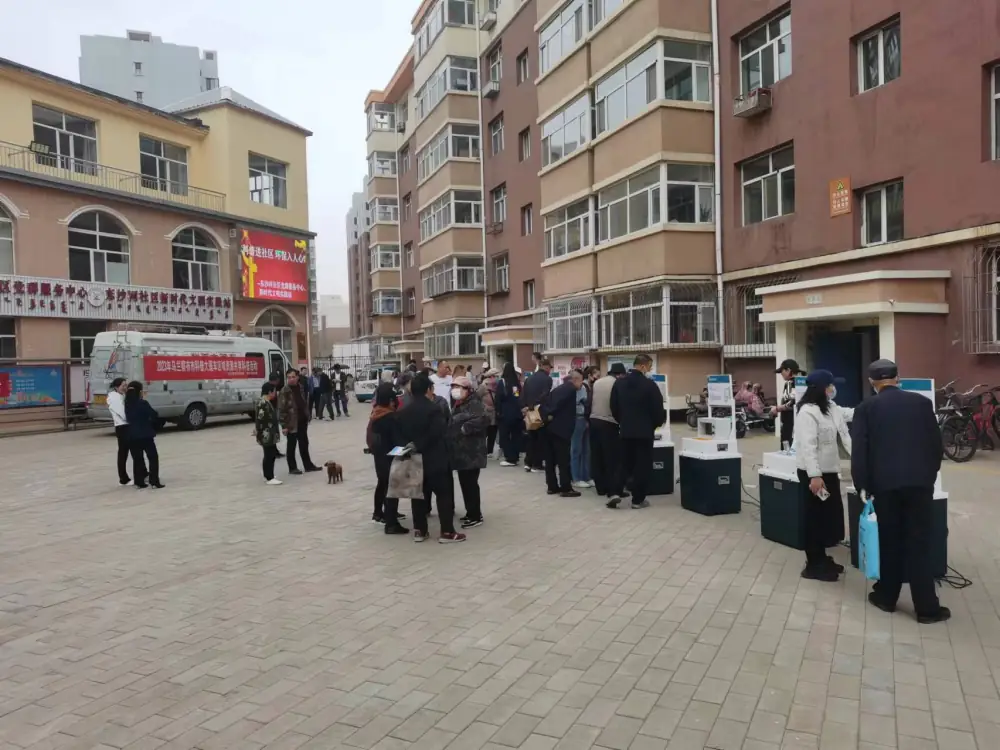 科普大篷车走进东沙河社区