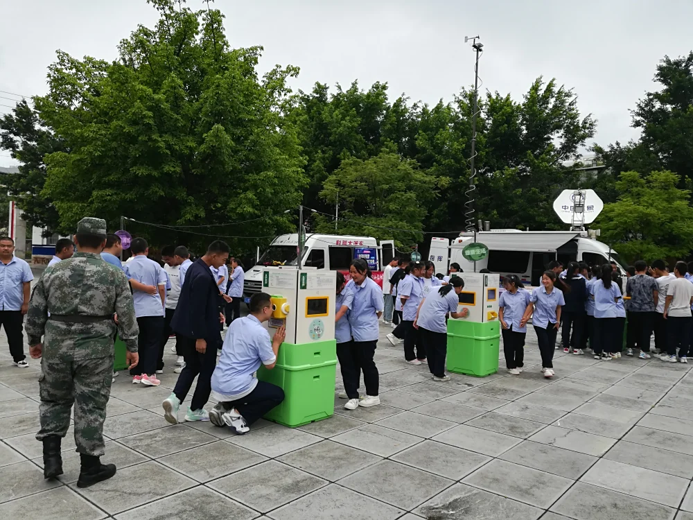 弥渡县职业技术学校科普大篷车进校园服务活动
