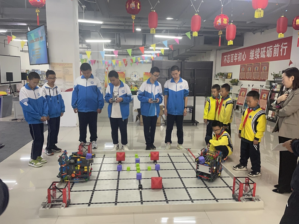 9月28日科右前旗第二届青少年机器人竞赛火热开赛