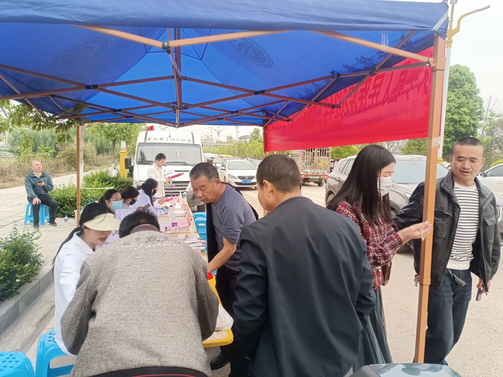 云南永平县开展“全国肿瘤宣传周”科普健康教育进社区活动