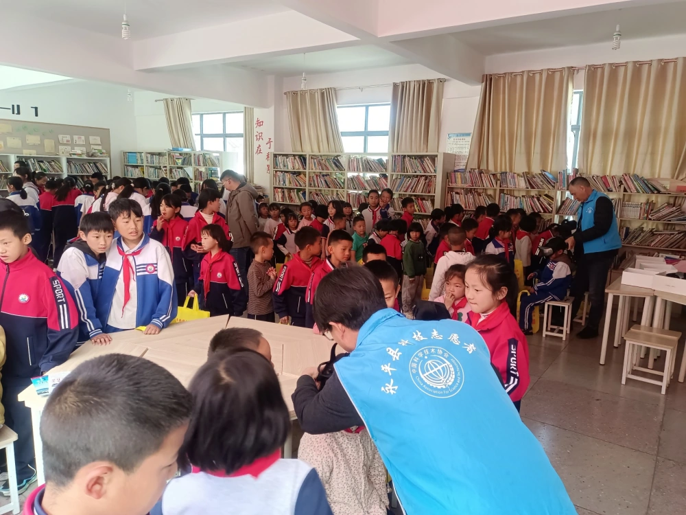 云南永平县厂街乡中心完小科普宣传服务活动