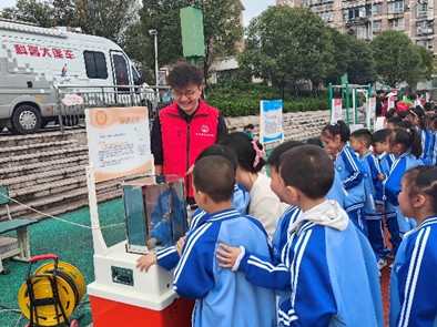 仁寿县鳌峰小学图片