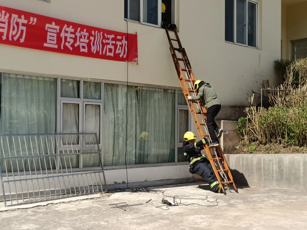 云南永平县科协龙街镇开展"科普+消防"暨学生防溺水应急科普“进农村”志愿服务活动