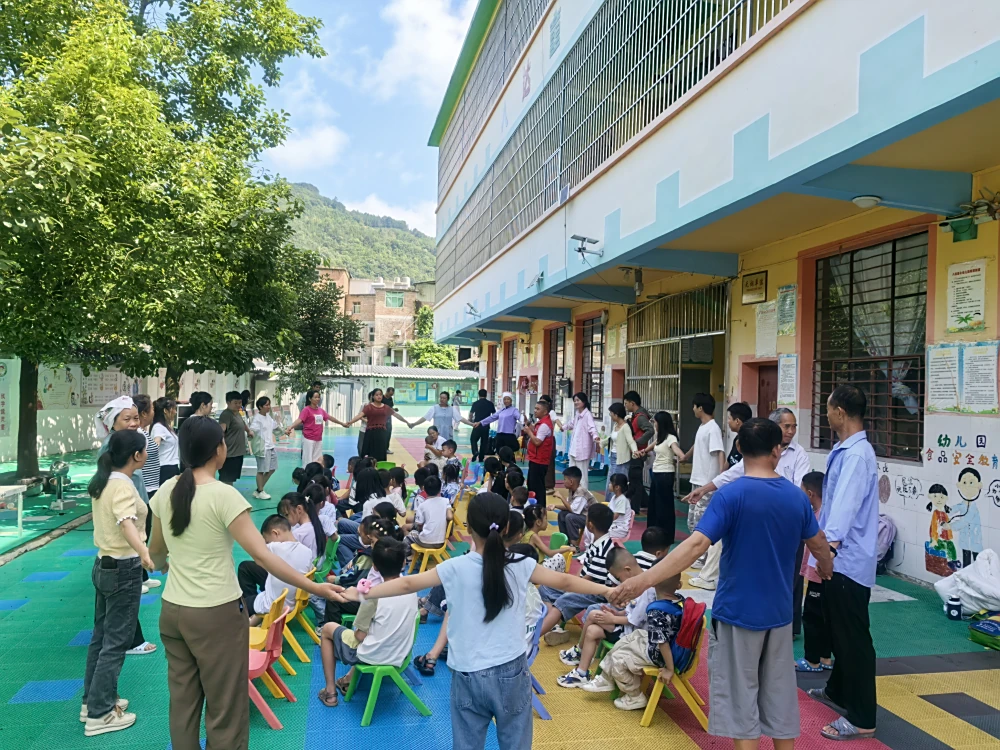 莱顿瓶静电储存与释放实验